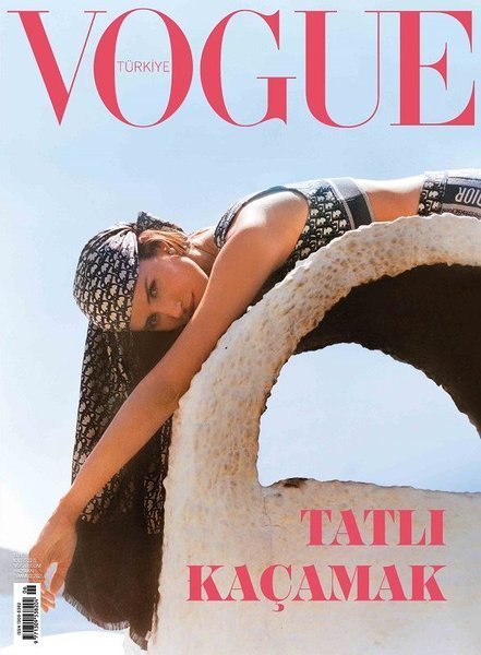 VOGUE (US)